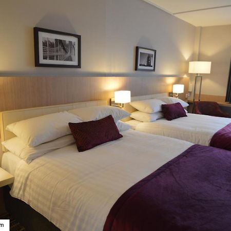 אוקסברידג' Lancaster Hotel מראה חיצוני תמונה