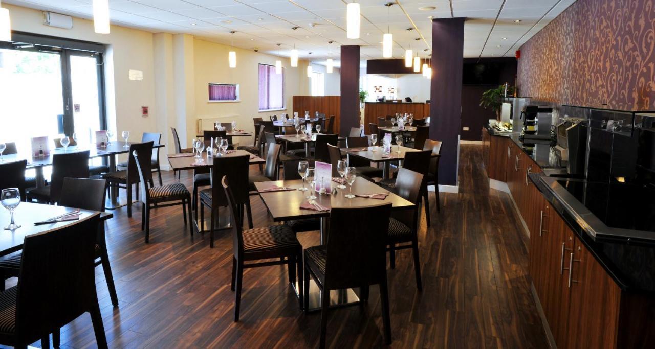 אוקסברידג' Lancaster Hotel מראה חיצוני תמונה