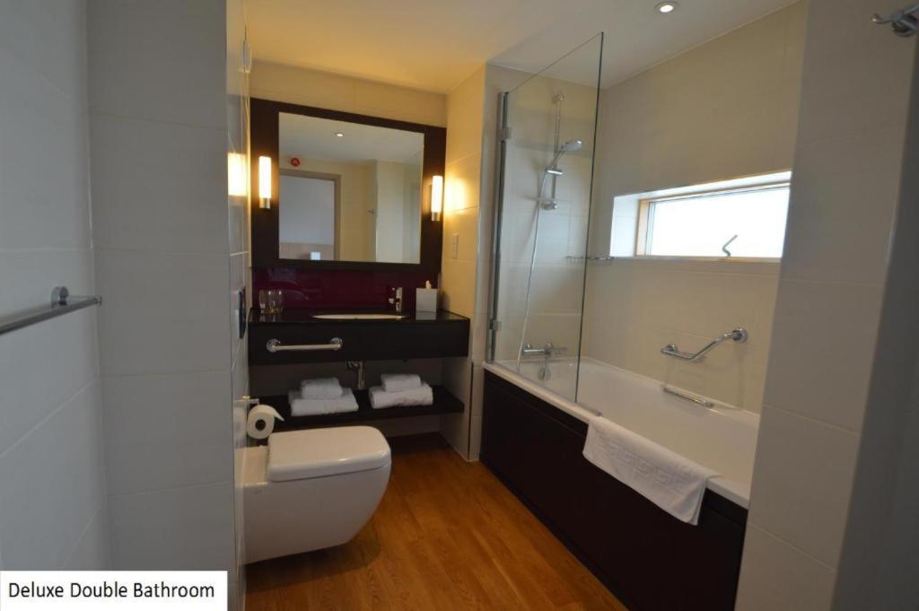 אוקסברידג' Lancaster Hotel מראה חיצוני תמונה