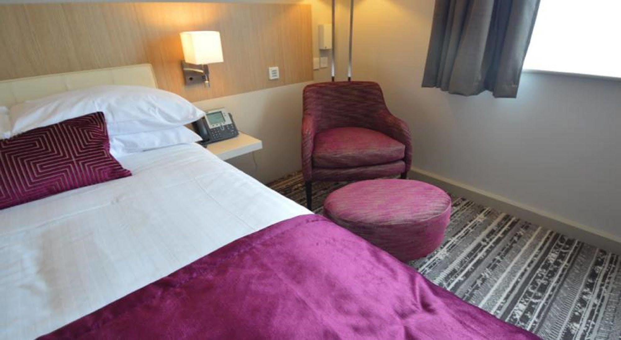 אוקסברידג' Lancaster Hotel מראה חיצוני תמונה